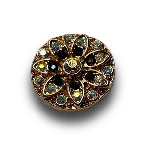 NWOT- Magnolia and Vine Vintage Floral Clear/Jet RG snap